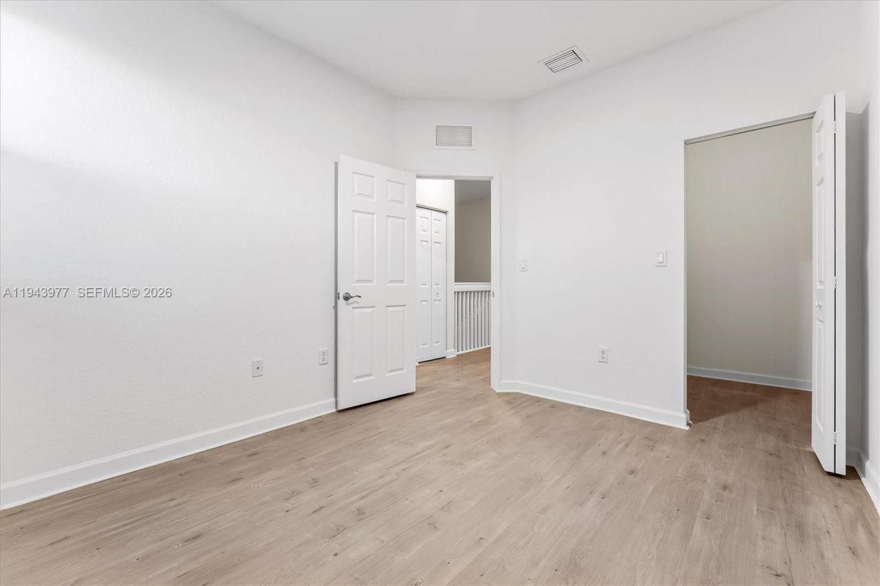 3386 W 106th Ter, Hialeah, FL 33018 Photo