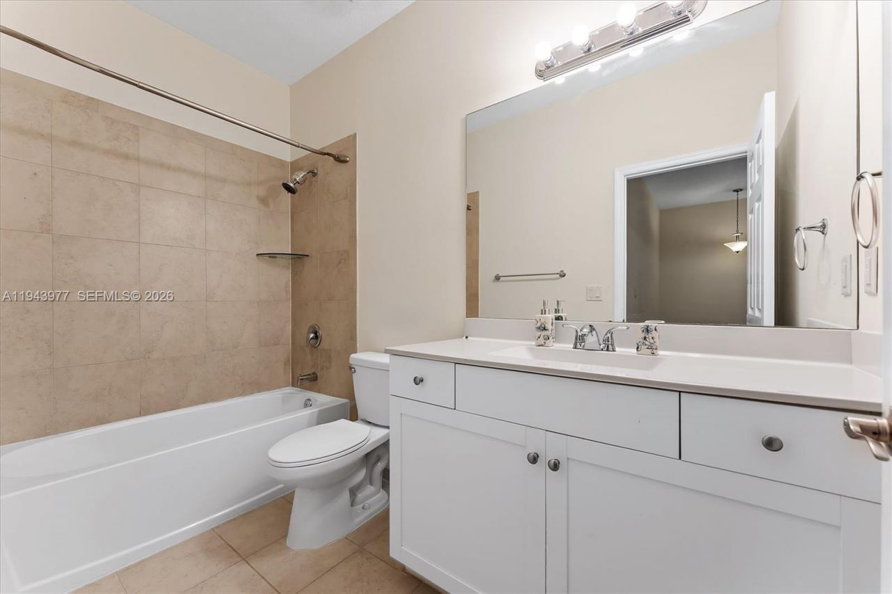 3386 W 106th Ter, Hialeah, FL 33018 Photo