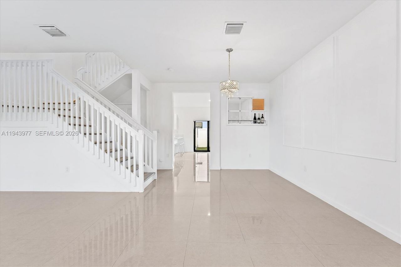 3386 W 106th Ter, Hialeah, FL 33018 Photo