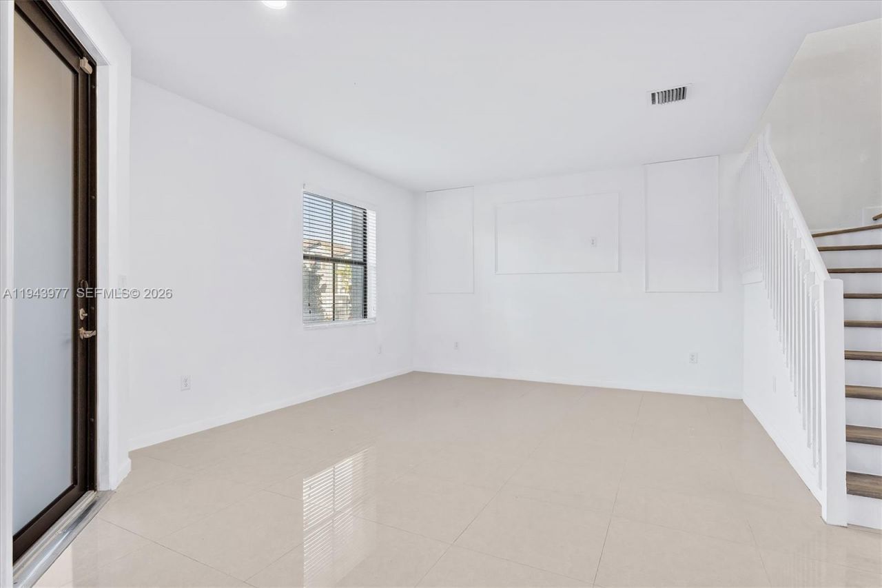 3386 W 106th Ter, Hialeah, FL 33018 Photo