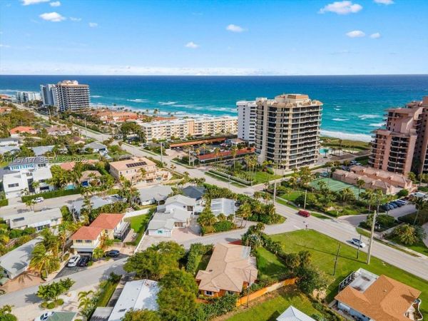 Neptune Rd , Juno Beach, FL 33408