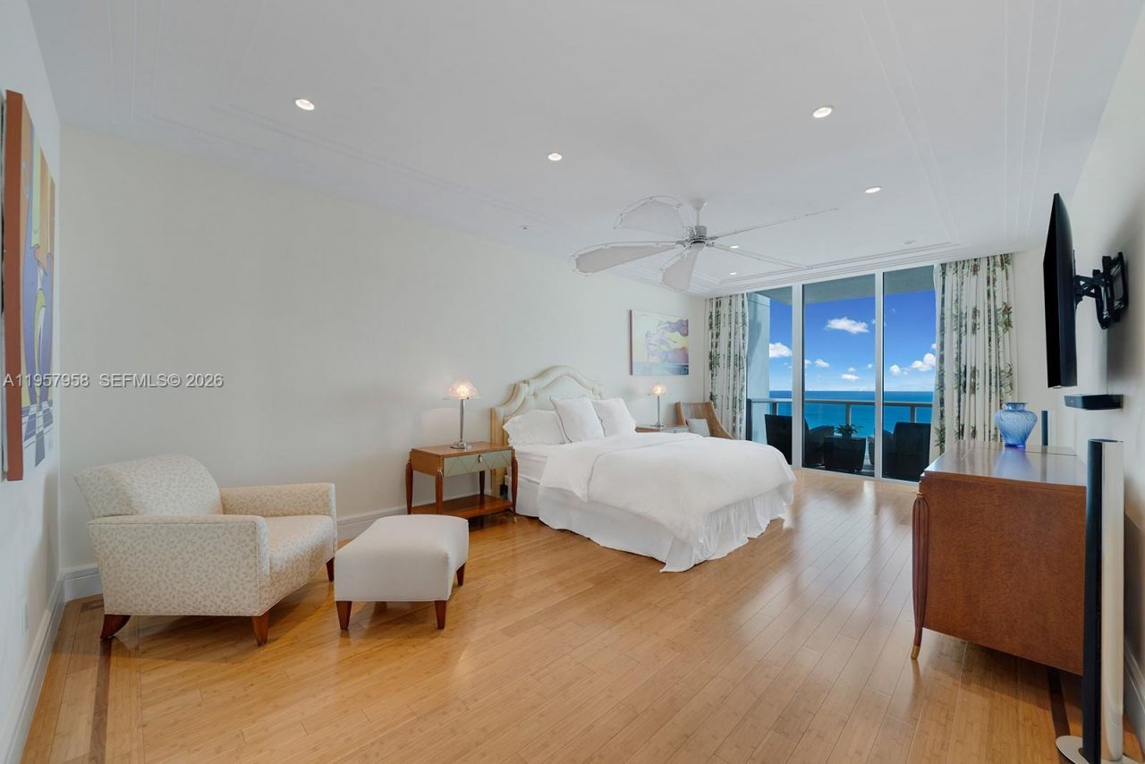 100 S Pointe Dr, Unit 3403, Miami Beach, FL 33139 Photo