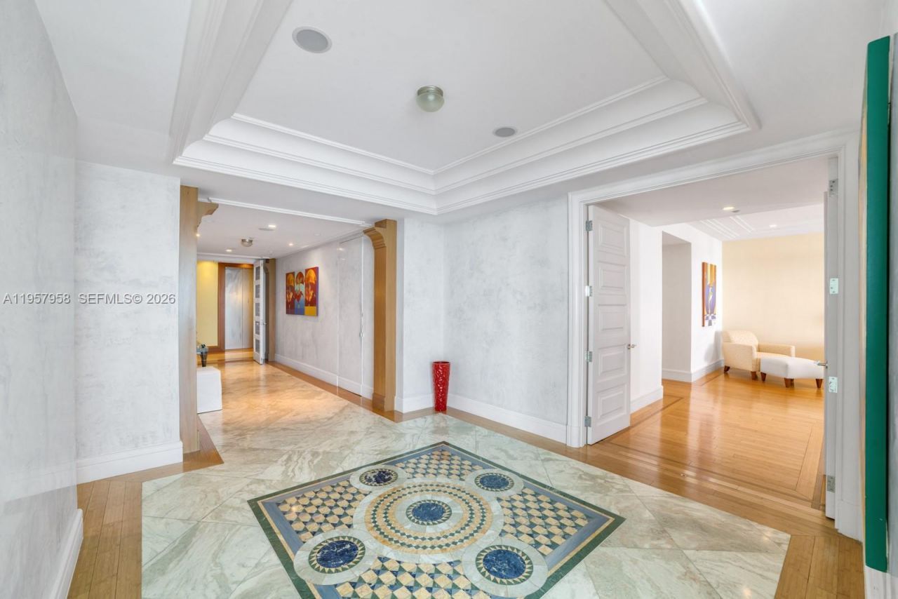 100 S Pointe Dr, Unit 3403, Miami Beach, FL 33139 Photo