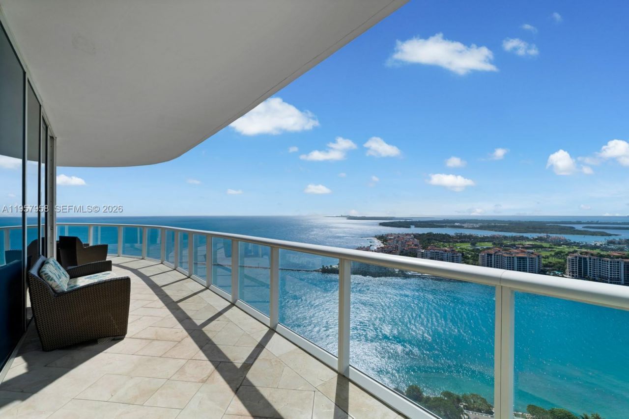 100 S Pointe Dr, Unit 3403, Miami Beach, FL 33139 Photo