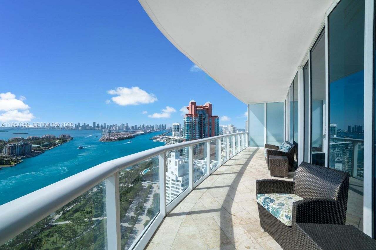 100 S Pointe Dr, Unit 3403, Miami Beach, FL 33139 Photo