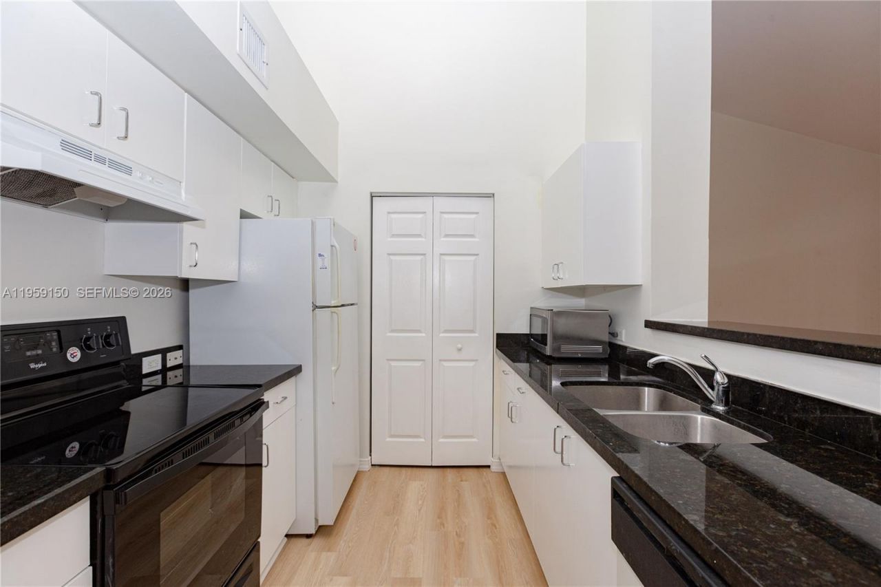 11133 SW 8th St, Unit 306, Pembroke Pines, FL 33025 Photo