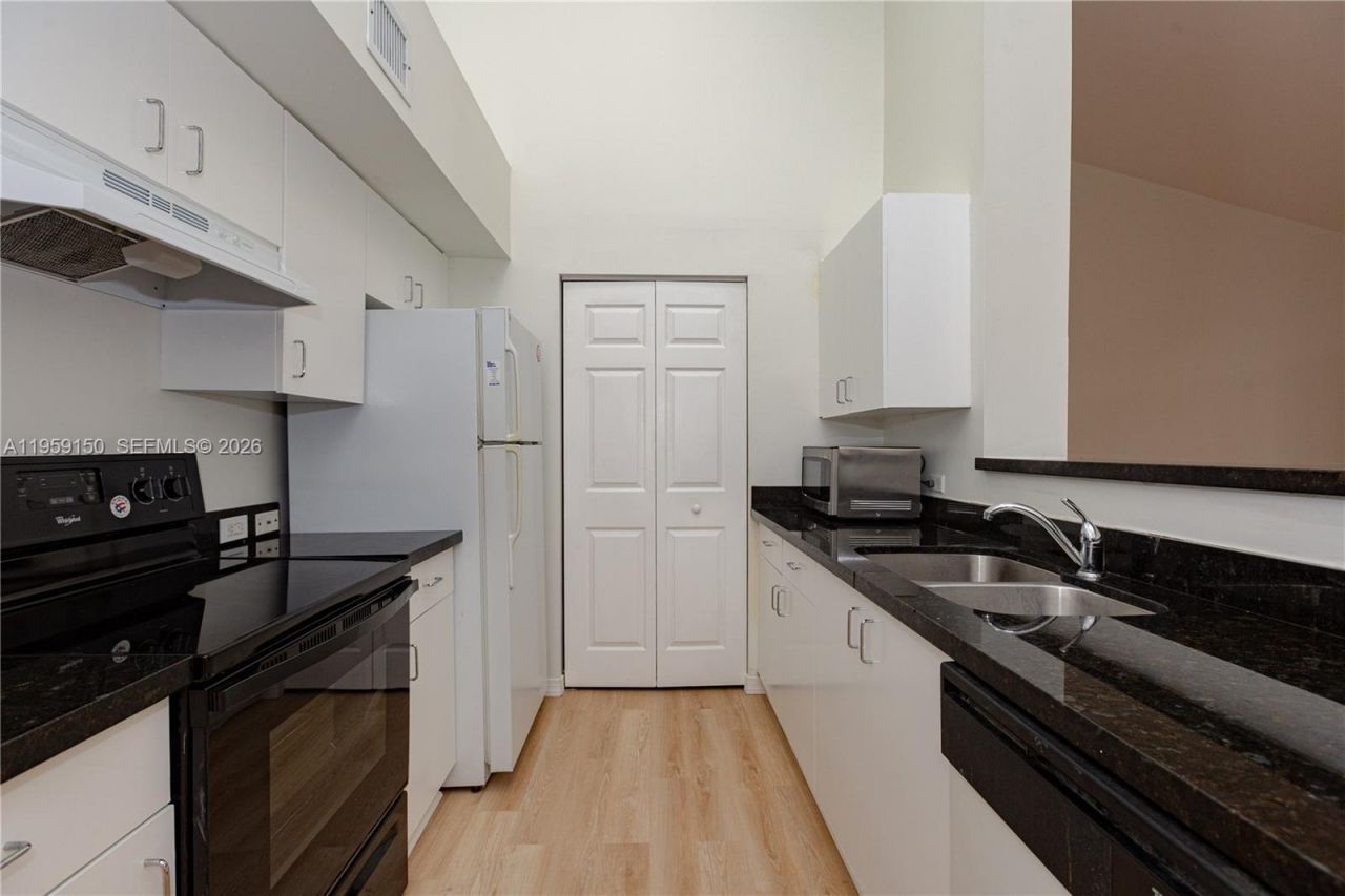 11133 SW 8th St, Unit 306, Pembroke Pines, FL 33025 Photo