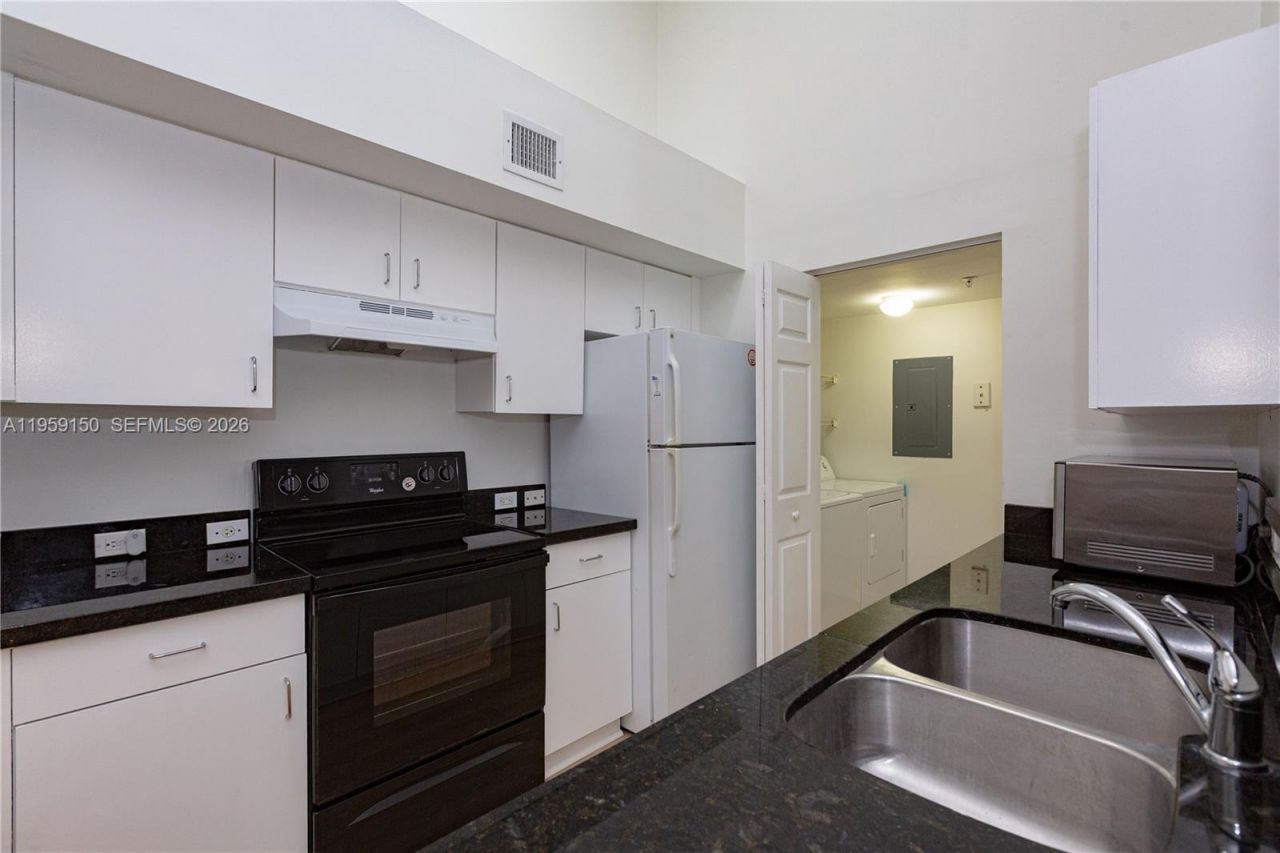 11133 SW 8th St, Unit 306, Pembroke Pines, FL 33025 Photo