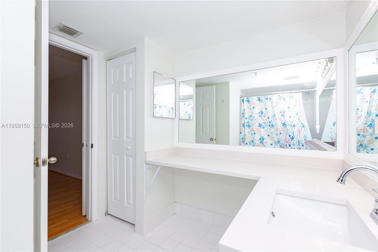 11133 SW 8th St, Unit 306, Pembroke Pines, FL 33025 Photo