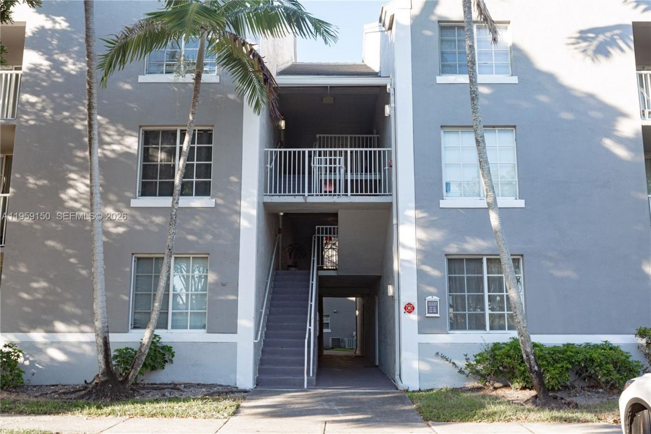 11133 SW 8th St, Unit 306, Pembroke Pines, FL 33025 Photo