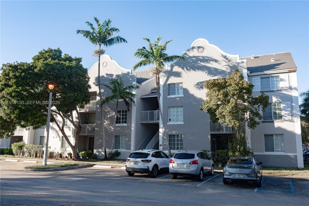 11133 SW 8th St, Unit 306, Pembroke Pines, FL 33025 Photo