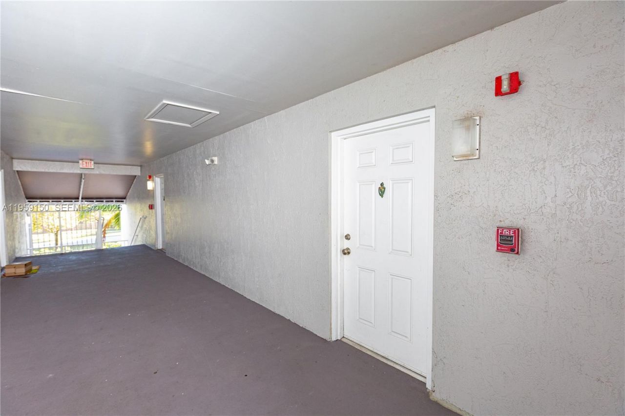 11133 SW 8th St, Unit 306, Pembroke Pines, FL 33025 Photo