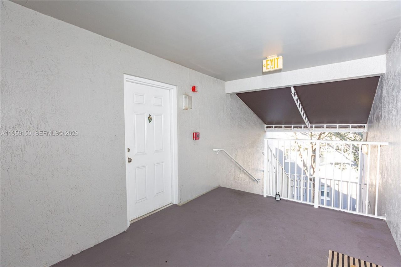 11133 SW 8th St, Unit 306, Pembroke Pines, FL 33025 Photo