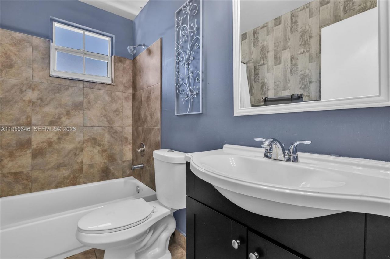 20709 NW 1st St, Pembroke Pines, FL 33029 Photo