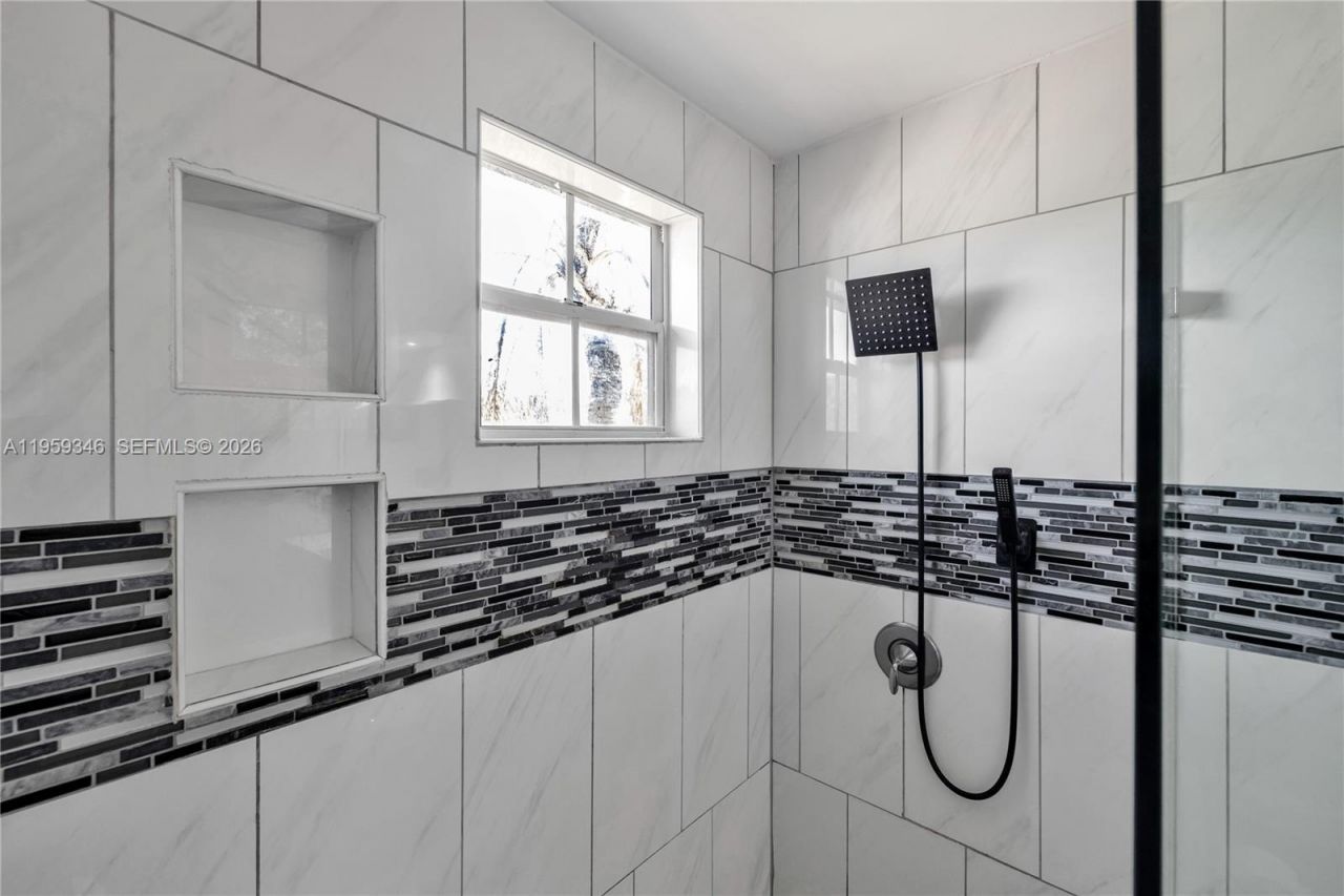 20709 NW 1st St, Pembroke Pines, FL 33029 Photo