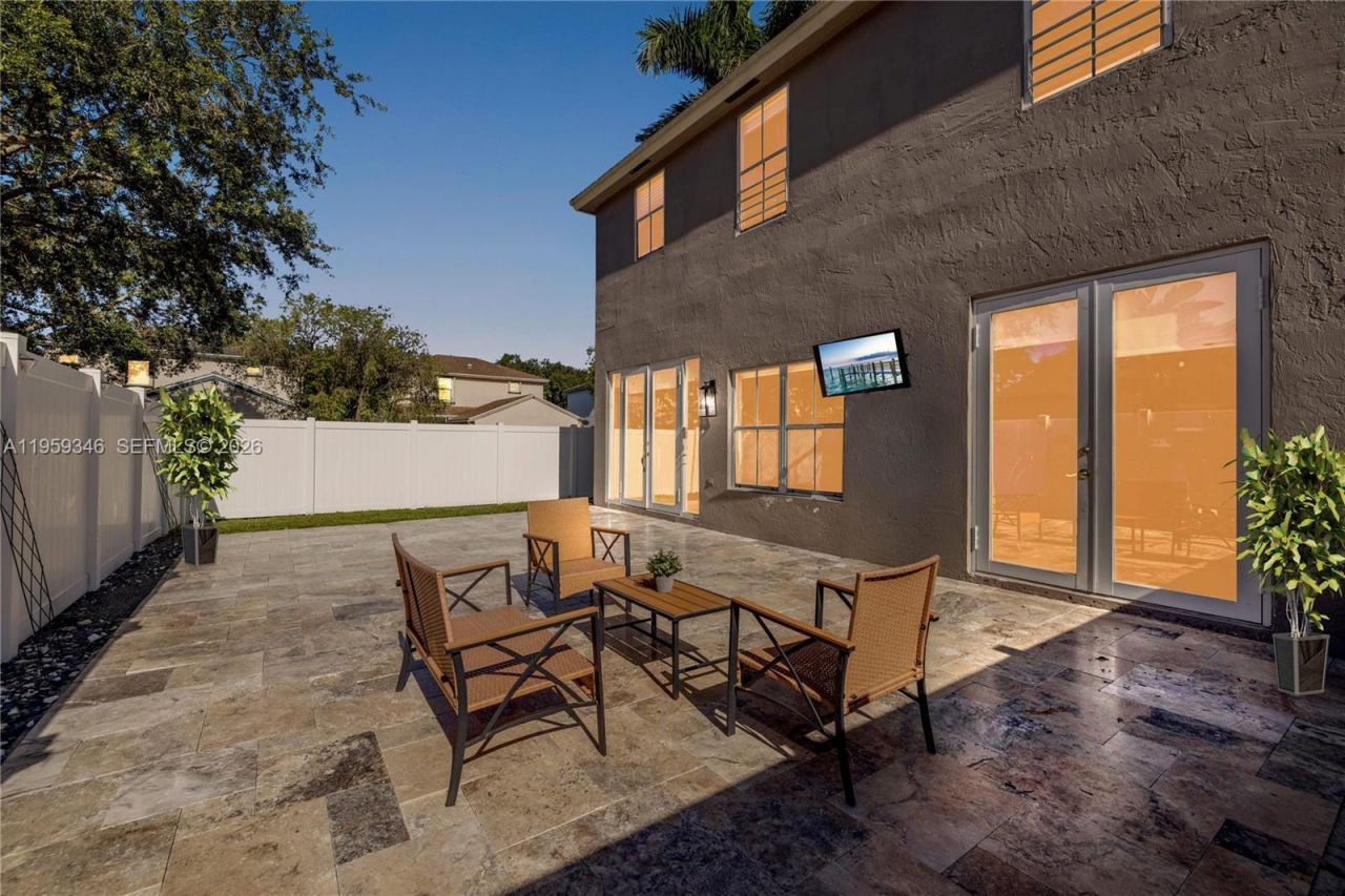 20709 NW 1st St, Pembroke Pines, FL 33029 Photo