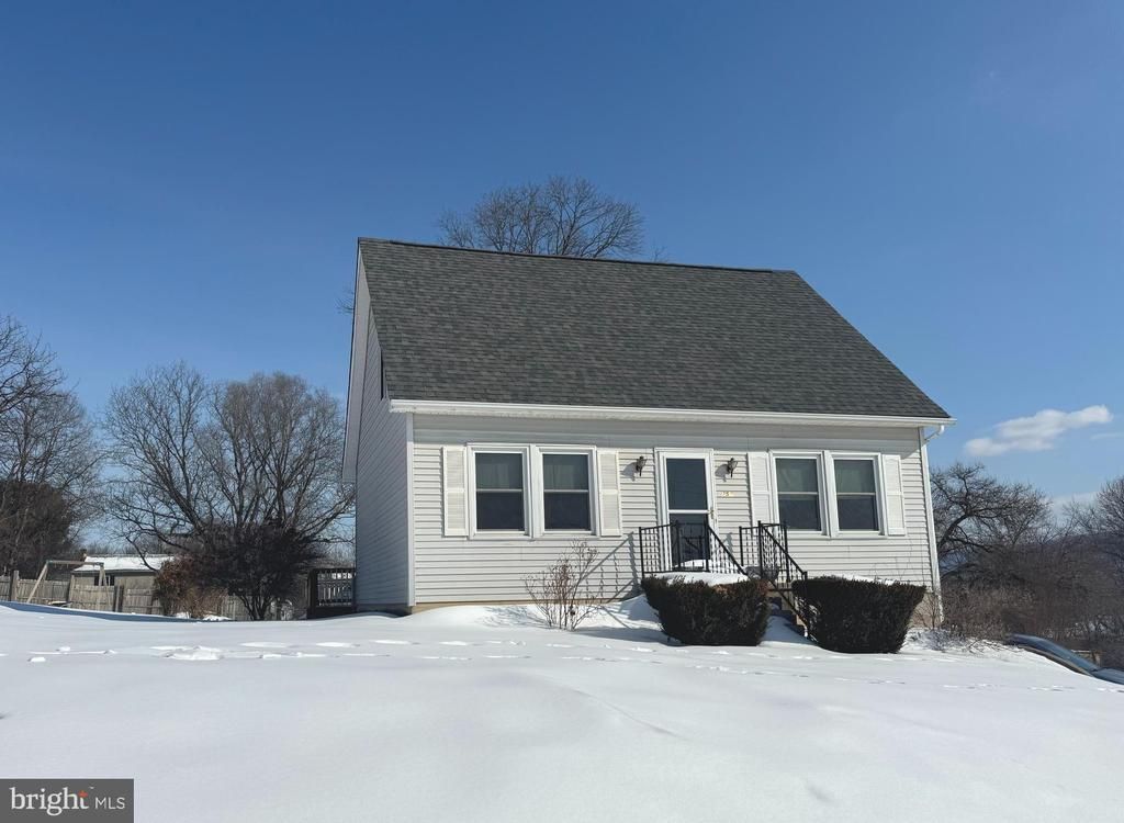 358 W Spring Street, Woodstock, VA 22664 Main Photo