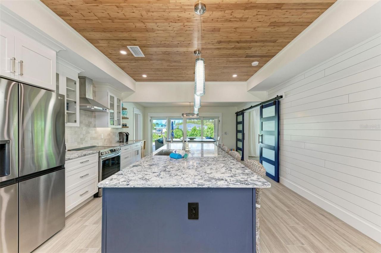 504 Bayview Drive, Holmes Beach, FL 34217 Photo