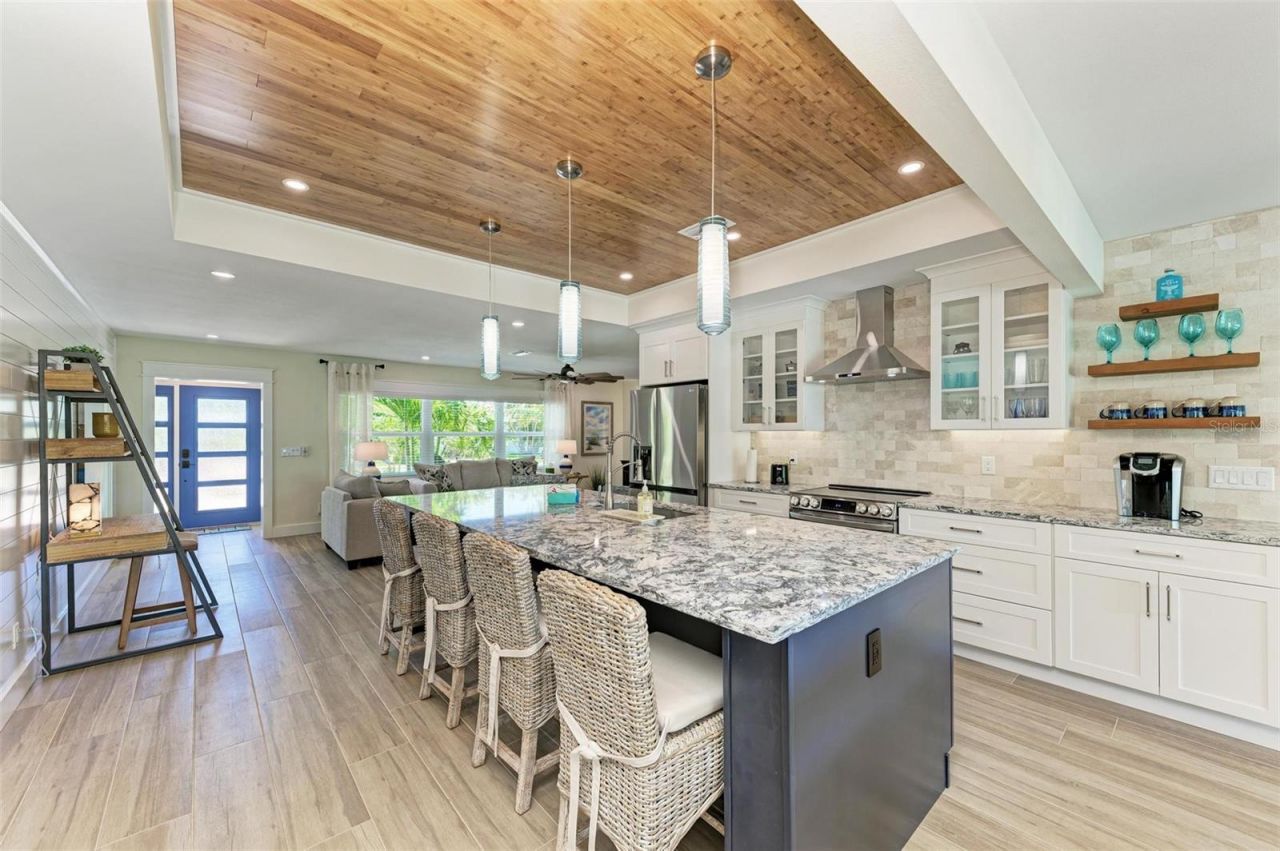 504 Bayview Drive, Holmes Beach, FL 34217 Photo