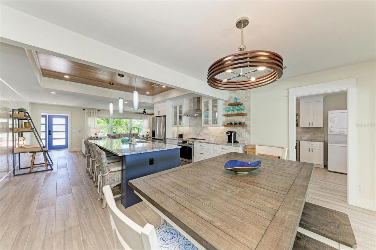 504 Bayview Drive, Holmes Beach, FL 34217 Photo