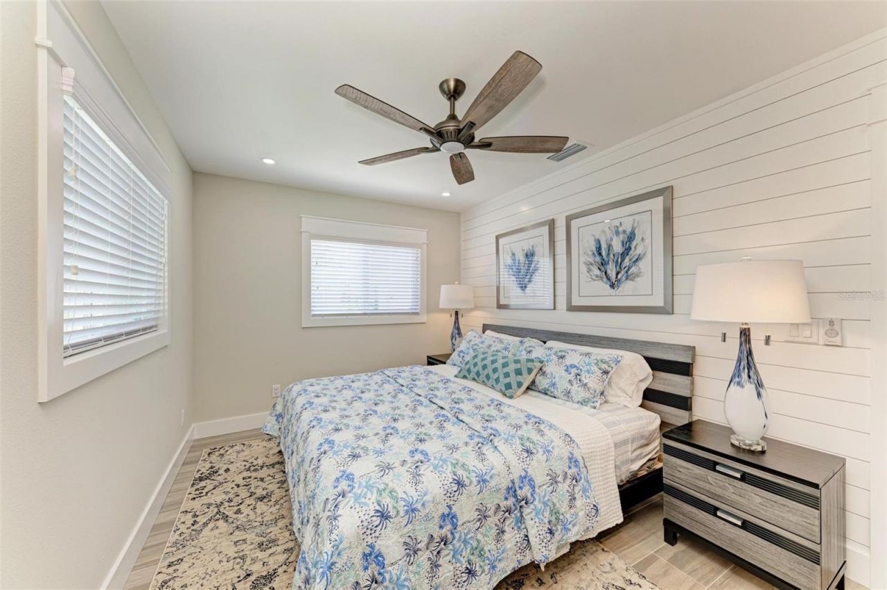 504 Bayview Drive, Holmes Beach, FL 34217 Photo