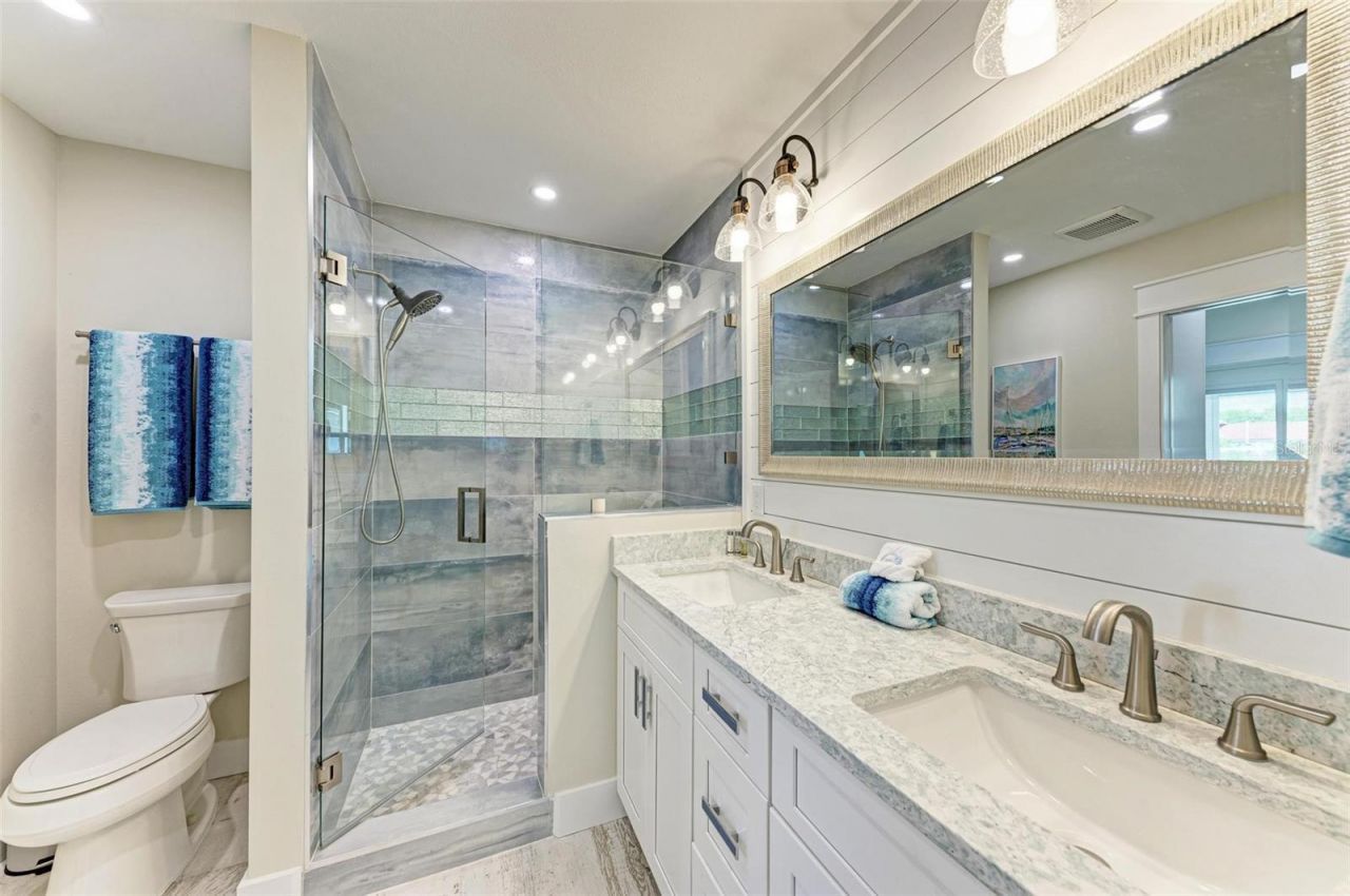 504 Bayview Drive, Holmes Beach, FL 34217 Photo