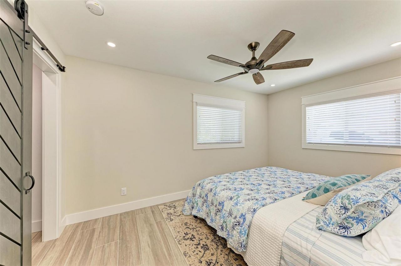 504 Bayview Drive, Holmes Beach, FL 34217 Photo