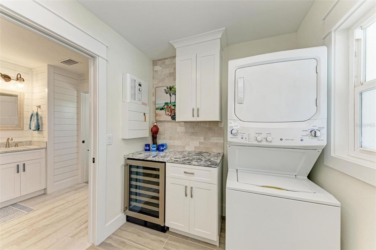 504 Bayview Drive, Holmes Beach, FL 34217 Photo