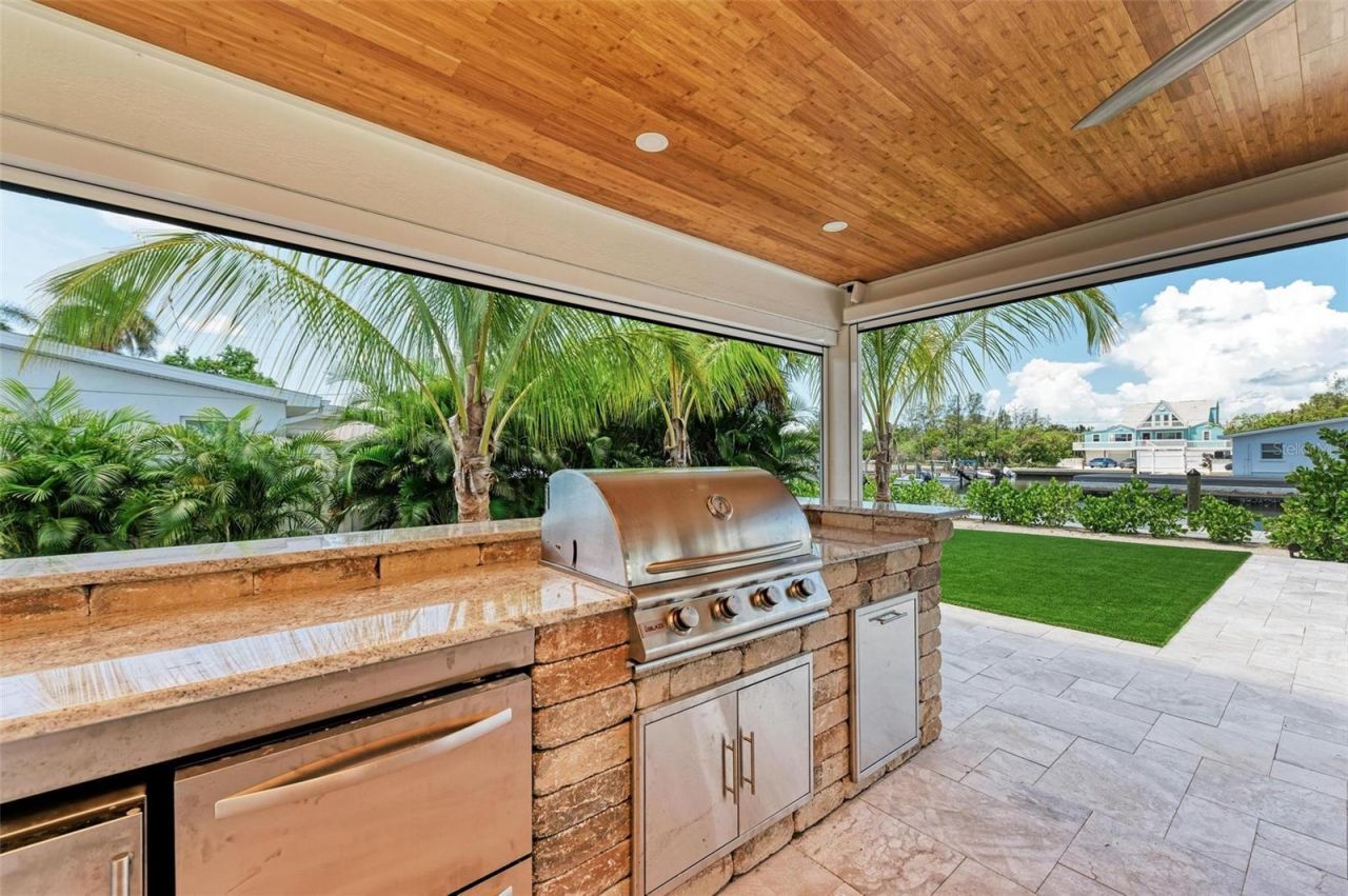 504 Bayview Drive, Holmes Beach, FL 34217 Photo