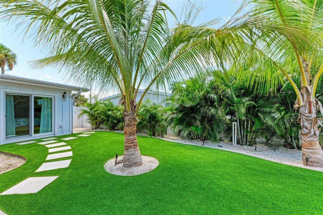 504 Bayview Drive, Holmes Beach, FL 34217 Photo