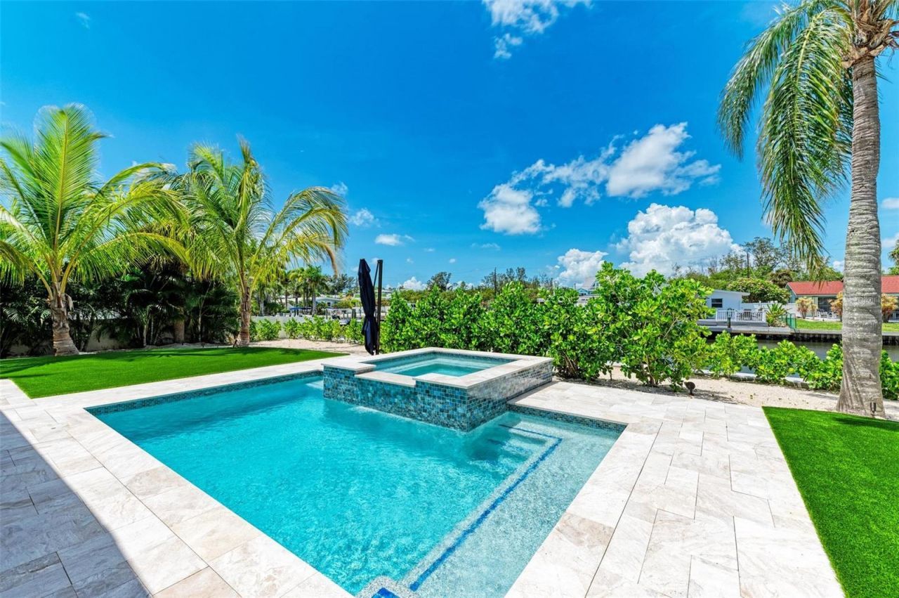 504 Bayview Drive, Holmes Beach, FL 34217 Photo