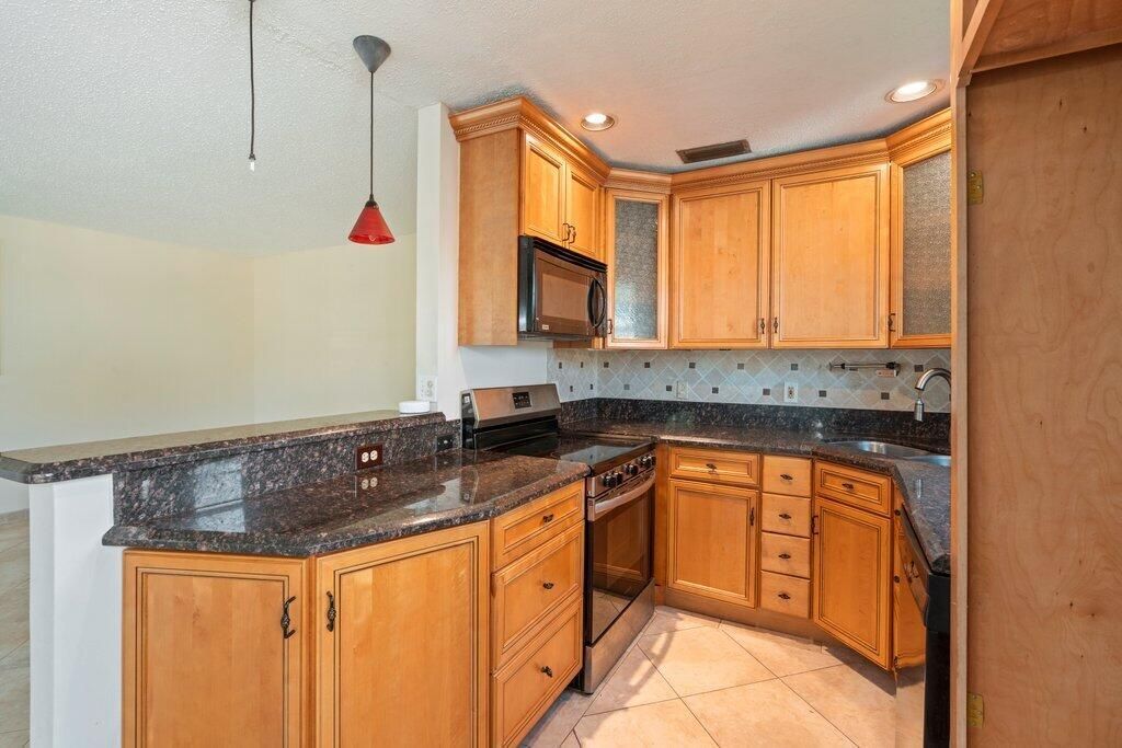 56 Windsor C, West Palm Beach, FL 33417 Photo