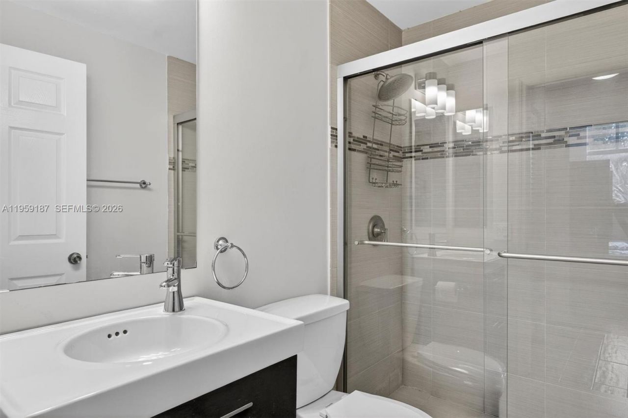 9725 NW 52nd St, Unit 103, Doral, FL 33178 Photo