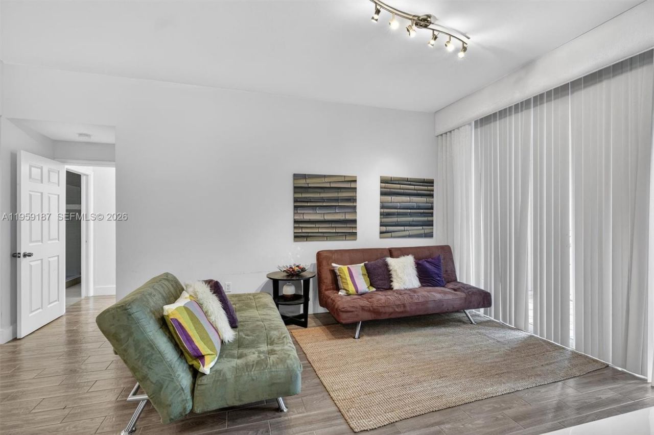 9725 NW 52nd St, Unit 103, Doral, FL 33178 Photo