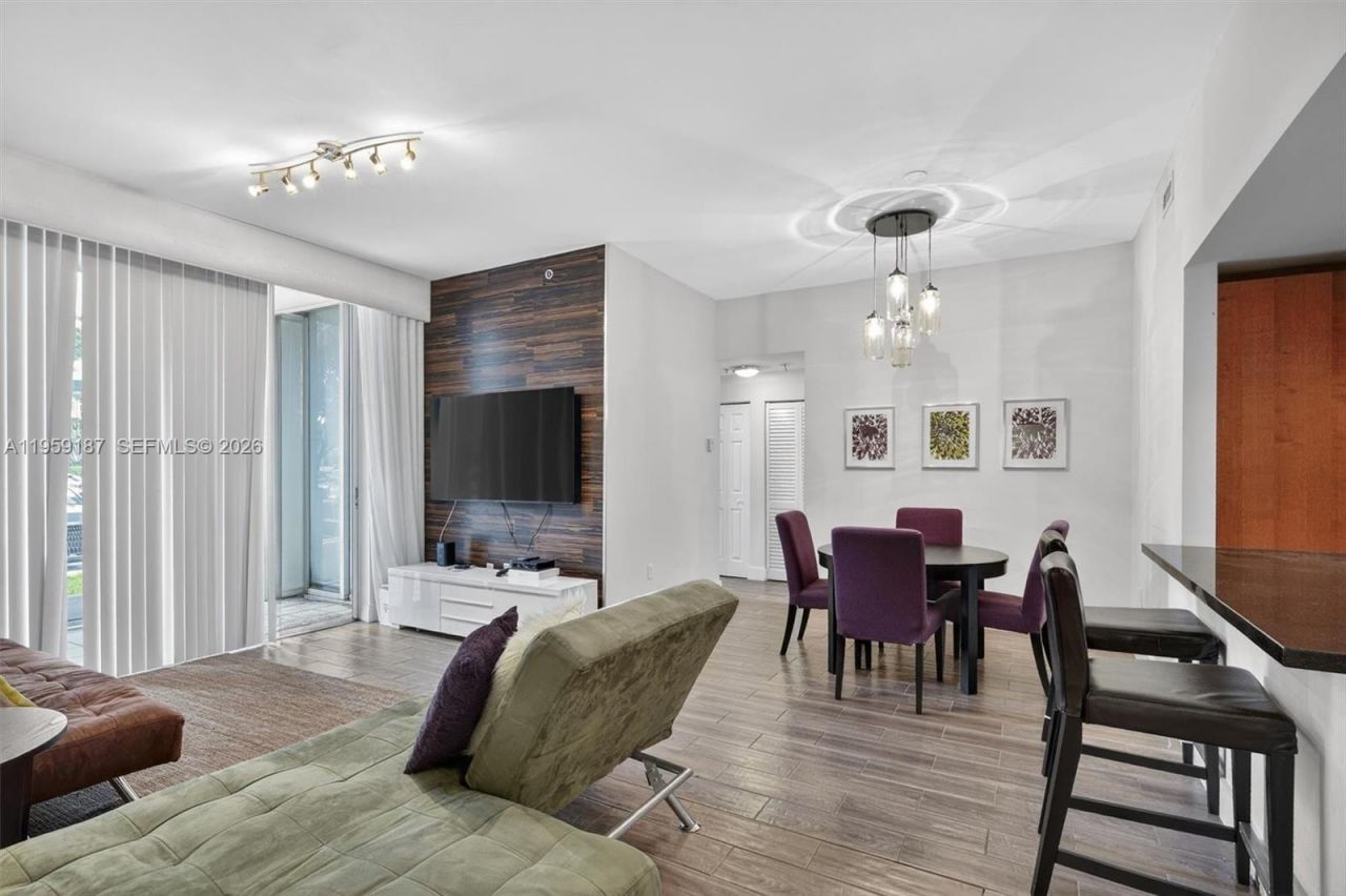 9725 NW 52nd St , Unit 103, Doral, FL 33178 Photo