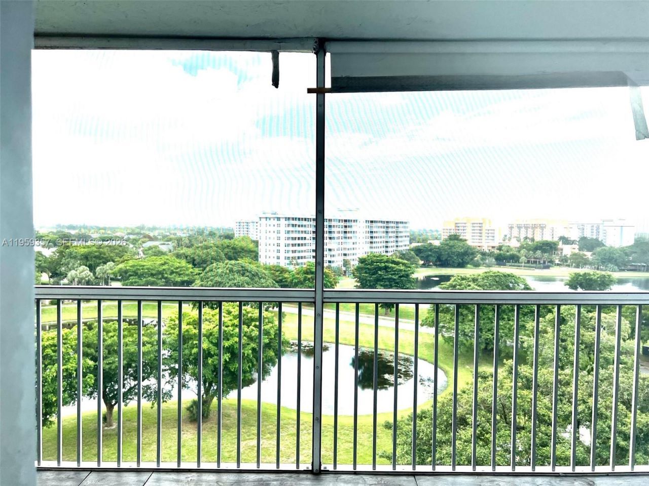 2940 N Course Dr, Unit 910, Pompano Beach, FL 33069 Photo