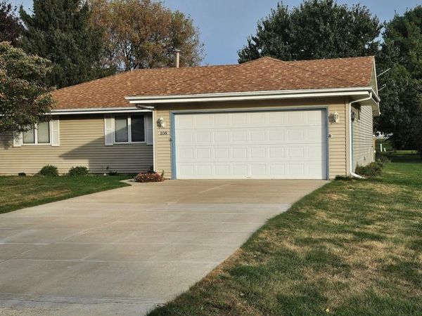 108 SEQUOYAH Court, Poplar Grove, IL 61065