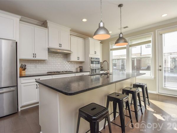 612 Tudor Park Way, Charlotte, NC 28211