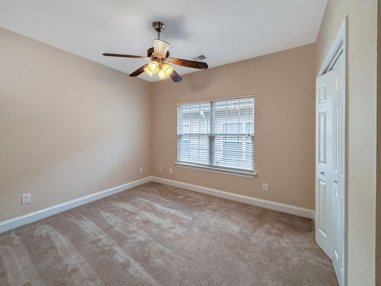 127 Manning Court Photo 11