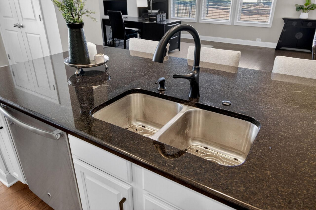 408 Kilarney Road Photo 17