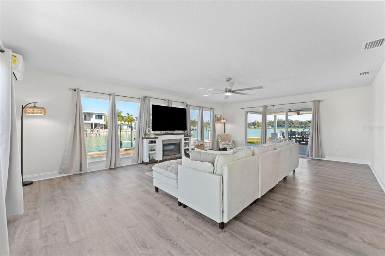 7811 1st Avenue S, Saint Petersburg, FL 33707 Photo