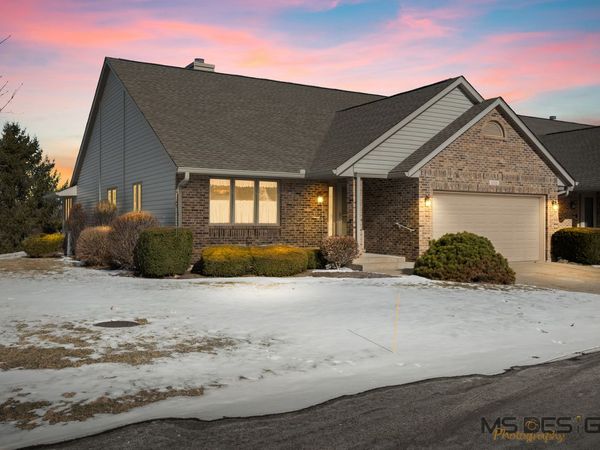 1755 Brock Circle, Sycamore, IL 60178