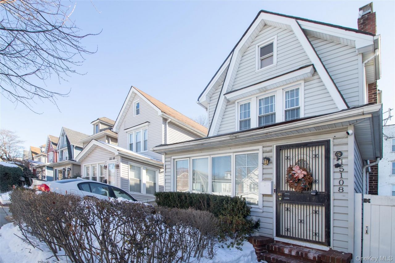 151-08 33rd Road, Flushing, NY 11354 Main Photo