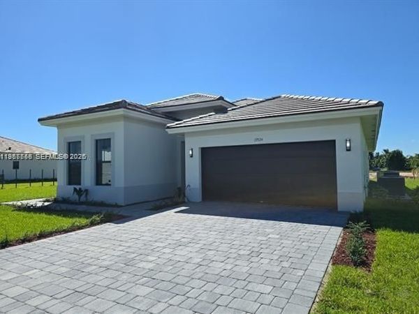 19534 SW 324 St , Homestead, FL 33030