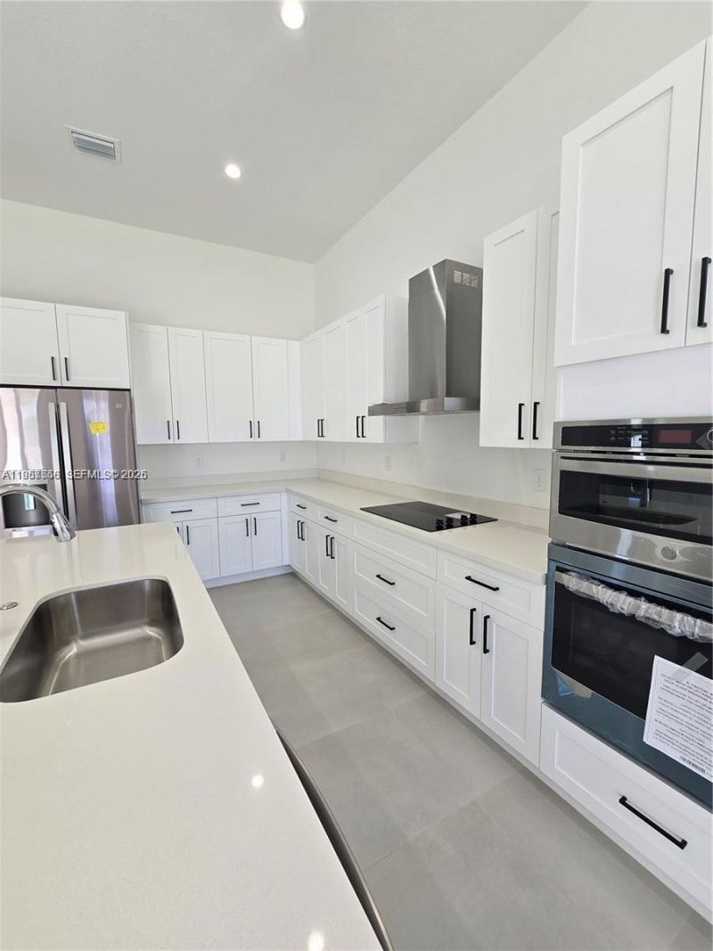 19534 SW 324 St , Homestead, FL 33030 Photo