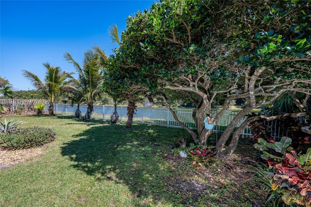 405 SW 198th Ter, Pembroke Pines, FL 33029 Photo