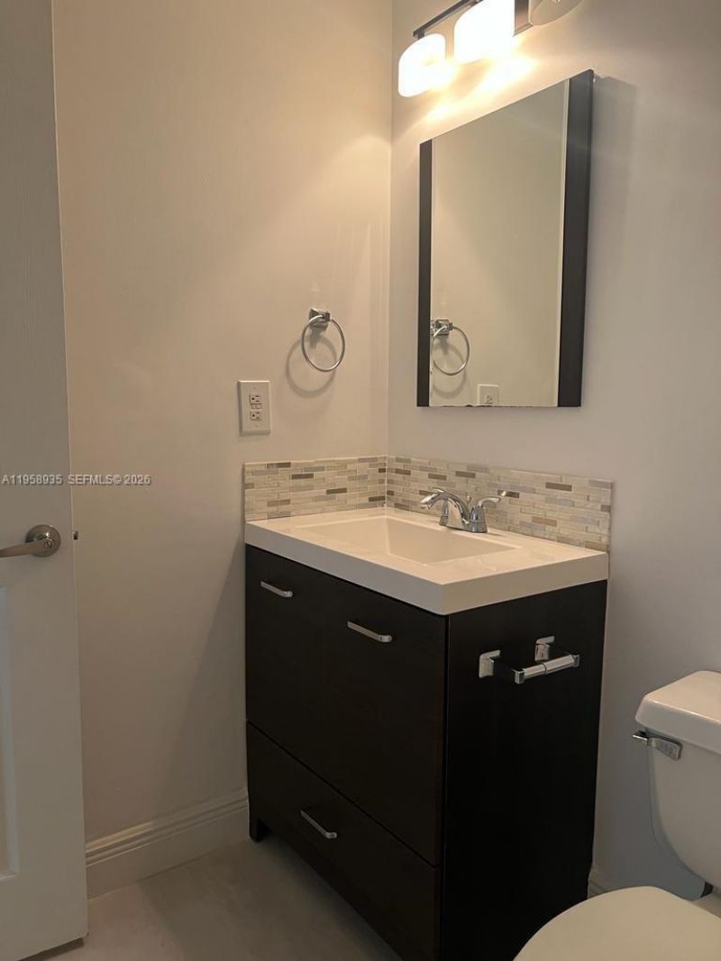 9725 NW 52nd St, Unit 507, Doral, FL 33178 Photo