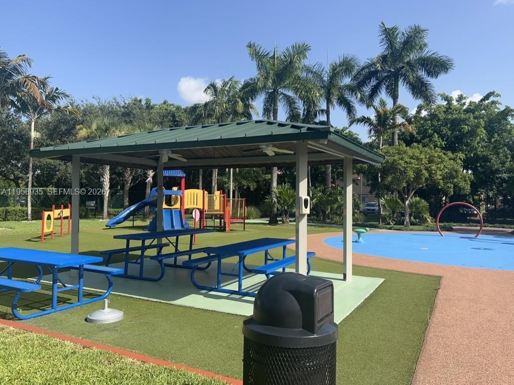 9725 NW 52nd St, Unit 507, Doral, FL 33178 Photo