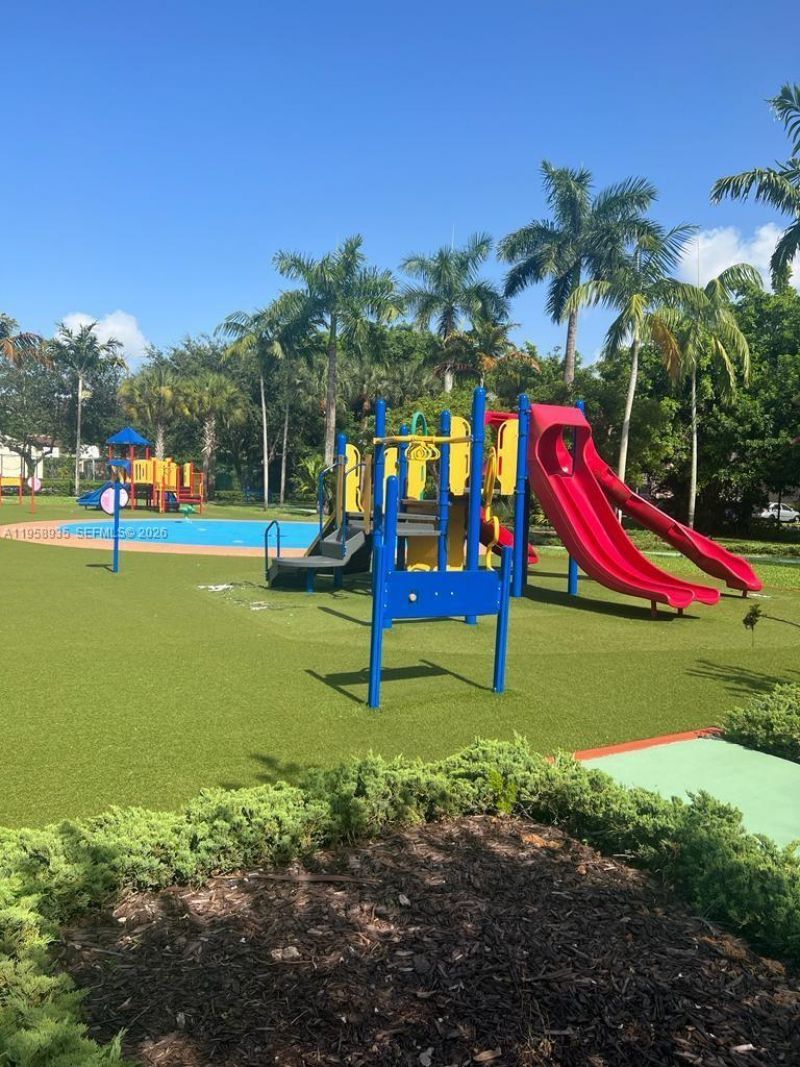 9725 NW 52nd St, Unit 507, Doral, FL 33178 Photo