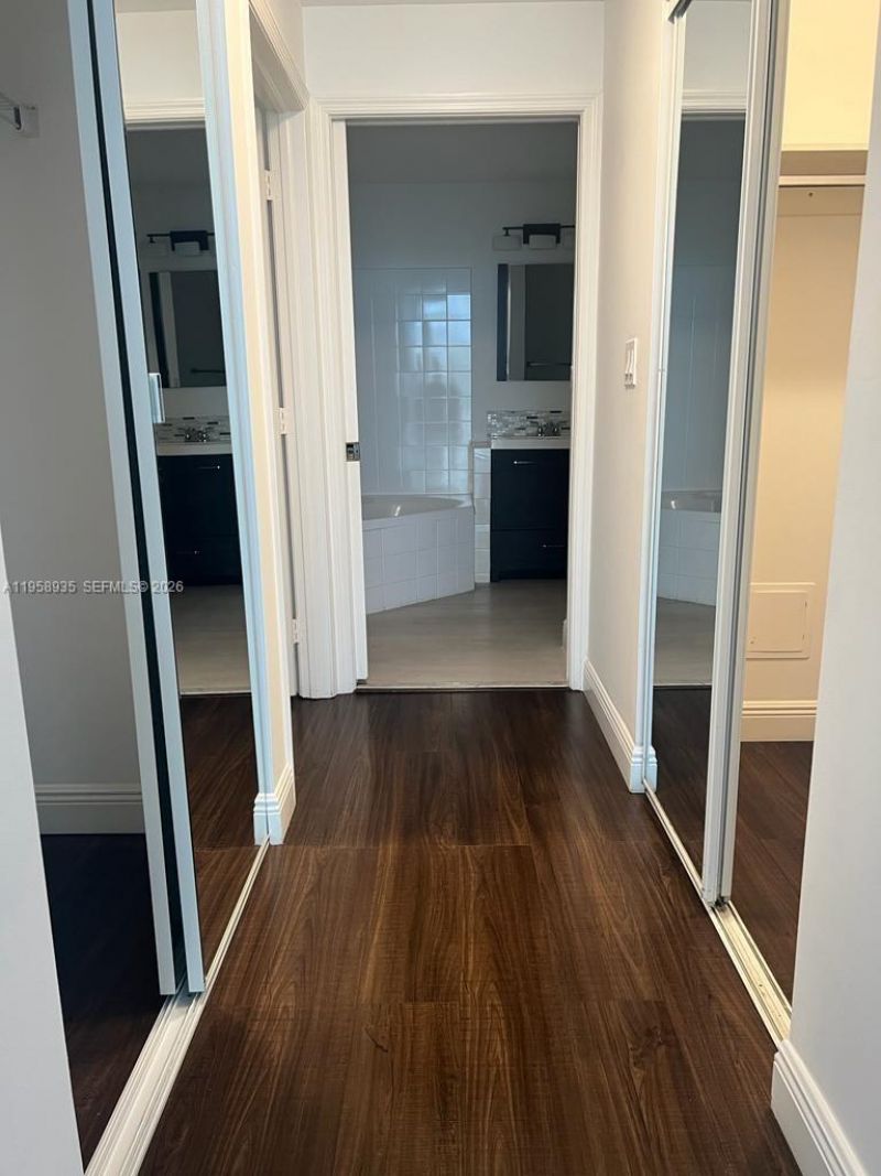 9725 NW 52nd St, Unit 507, Doral, FL 33178 Photo